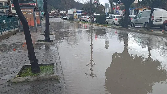 Hortum yıktı geçti