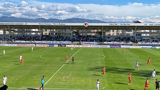 ŞİMŞEKLER 1 PUANA RAZI OLDU