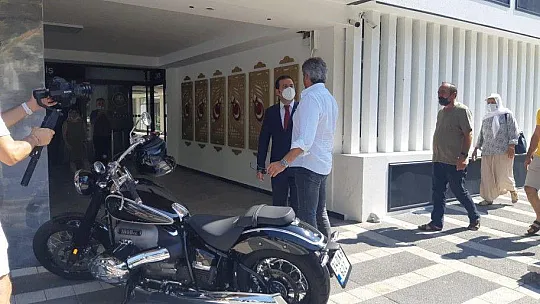 Eski Devlet Bakanı Kürşat Tüzmen Fethiye'de