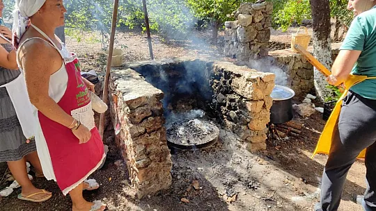 1'inci Kaya İnciri Bandırma Şenliği Düzenlendi