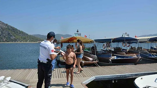 Dalyan'da jandarma ekiplerinden korona virüs uyarısı