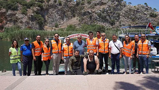 Dalyan kanalında temizlik