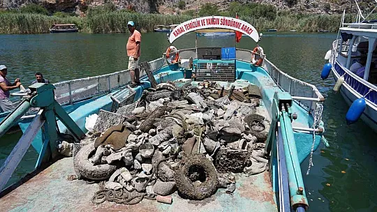 Dalyan kanalında temizlik