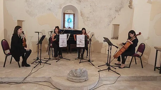 Datça Badem Çiçeği Festivali başladı