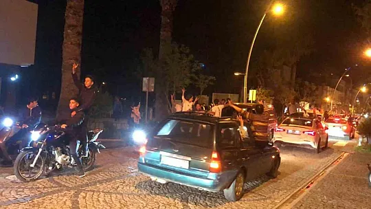Datça'da Cumhur ittifakı seçim zaferini kutladı