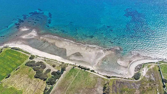 Datça'da deniz çekilince liman kalıntıları ortaya çıktı