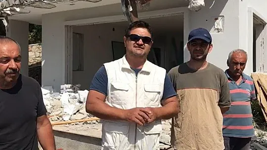 Datça'da kaçak yapıların yıkımına tepki