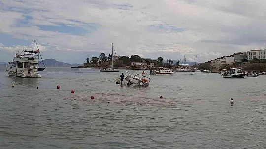 Datça'da olumsuz hava şartları nedeniyle batan lüks tekne 2'nci gününde de kurtarılamadı