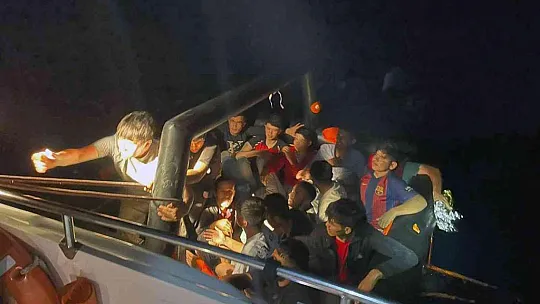 DATÇA'DA VE BODRUM'DA 98 GÖÇMEN KURTARILDI