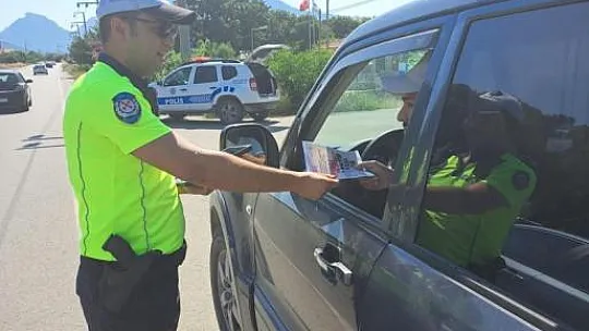 Emniyetten, yola çıkacaklara afişli uyarı