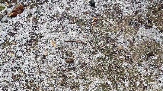 Datça'ya fındık büyüklüğünde dolu yağdı