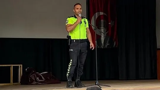 Miniklere 'Hacivat ve Karagöz' ile trafik eğitimi verildi