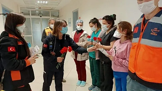 Vatandaşlara bilgilendirme broşürü dağıttılar