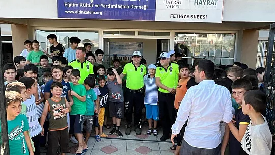 Fethiye Trafik Polisinden Kur'an Kursu Öğrencilerine Trafik Eğitimi