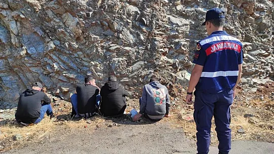 Düzensiz Göçmenler Kaçamadan Yakalandı