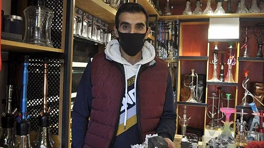 Dedesi ceviz kırıyordu, göktaşı olduğunu iddia etti