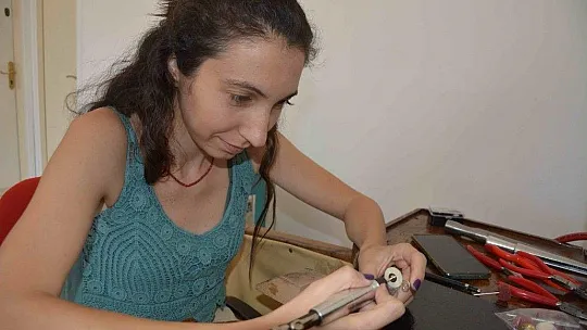 Değerli taşlar genç mühendisin elinde hayat buluyor