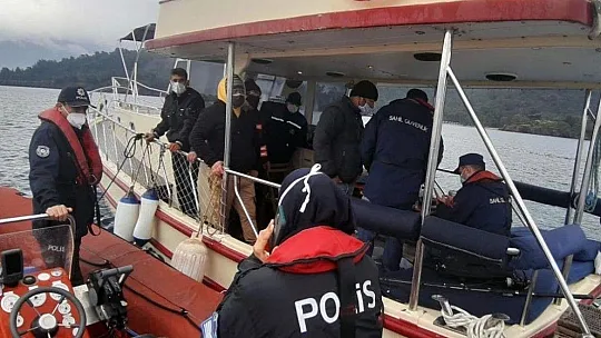 Denetimlerde uyuşturucu ve kaçak içki ele geçirildi
