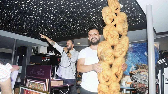 Deniz ortasında müzayede düzenlediler