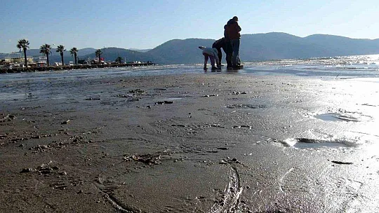 DENİZ SUYU 15 METRE ÇEKİLDİ