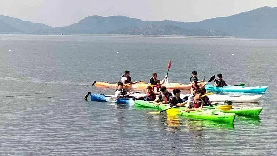 Deniz tutkunu sporcu Köyceğizlilerle buluştu