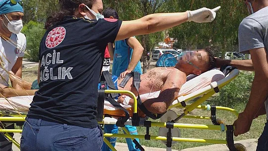 Denizde çırpınan genç, boğulmak üzereyken kurtarıldı