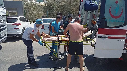 Denizde çırpınan genç, boğulmak üzereyken kurtarıldı