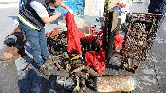 Denizden bisiklet çıktı, dalgıçlar şaşırdı