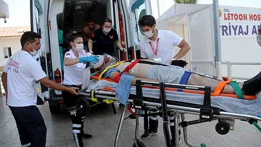 Denize düşen paraşüt pilotu ağır yaralandı