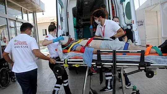 Denize düşen paraşüt pilotu ağır yaralandı