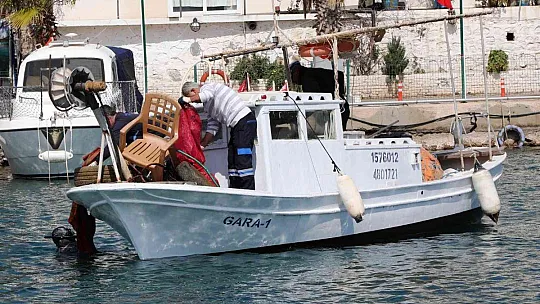 Denizin dibini çöplüğe çevirmişler