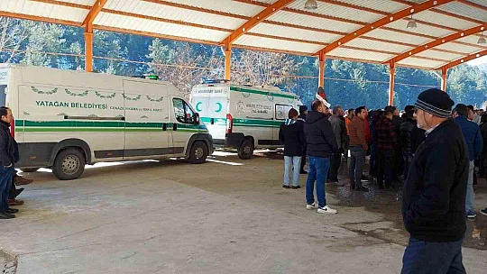 DEPREMDE ÖLEN MUĞLALI ÖĞRETMEN VE AİLESİ TOPRAĞA VERİLDİ