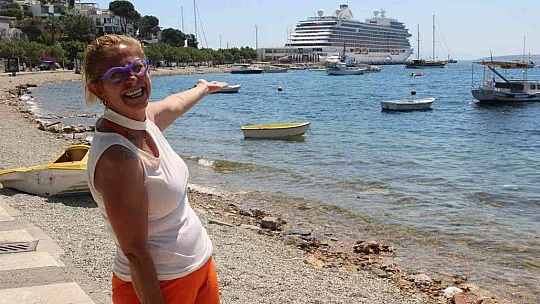 Dev gemiden 265 turist inince esnaf şok oldu