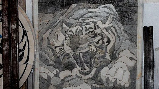 Dev sektörün atıklarını sanata dönüştürüp dünyaya satıyor