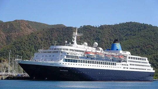 Dev yolcu gemisi Marmaris'e geldi