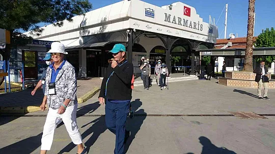 Dev yolcu gemisi Marmaris Limanı'na demir attı