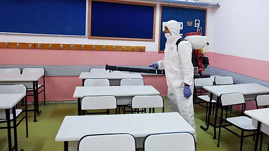 Sınav öncesi okullar dezenfekte edildi