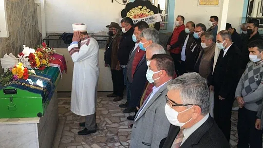 Doğum gününe 1 hafta kala erkek arkadaşı tarafından öldürülen Bensu, son yolculuğuna uğurlandı