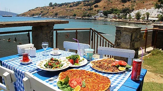 Döneri, pideyi 10 katı fiyatına sattılar Bodrum'u karıştırdılar