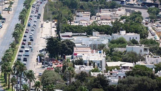 Dönüş yolu kitlendi, Bodrum trafiği durdu