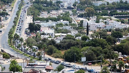 Dönüş yolu kitlendi, Bodrum trafiği durdu