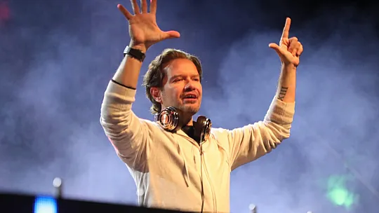 Belediye meydanı sahnesi konserleri başladı