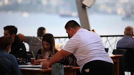 Down sendromlu Yiğit, çalışma azmiyle herkese örnek oluyor