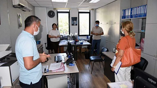 Dr. Hacer Dağdeviren'den Personele Covid-19 Bilgilendirmesi