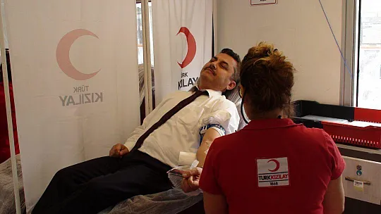 'KAN BAĞIŞI SİZDEN HEDİYE KİTAP BİZDEN'