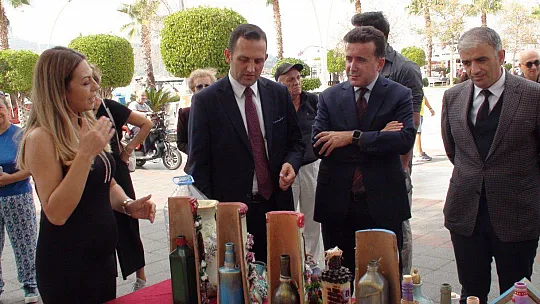 'GERİ DÖNÜŞÜM GERİ DEĞİL, İLERİ DÖNÜŞÜMDÜR' SERGİSİ AÇILDI