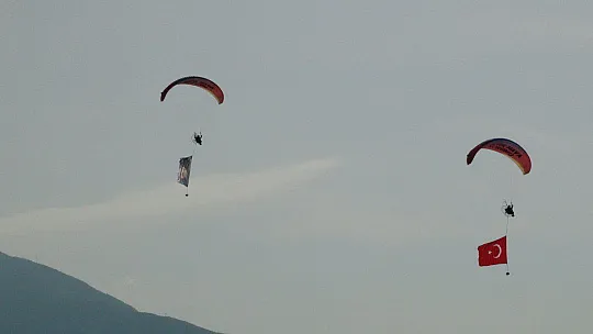 FETHİYE SEMALARINDA RENKLİ GÖRÜNTÜLER