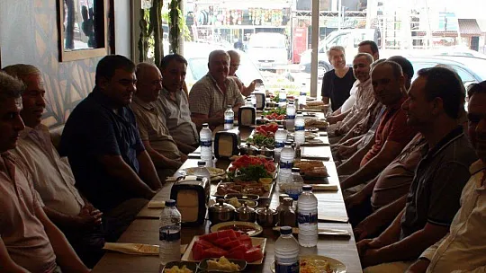 KAYMAKAM BALCI ESNAFLARIN DAVETİNE KATILDI