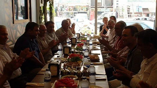 KAYMAKAM BALCI ESNAFLARIN DAVETİNE KATILDI