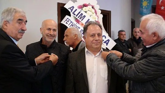 İYİ PARTİDE BAYRAK DEĞİŞİMİ